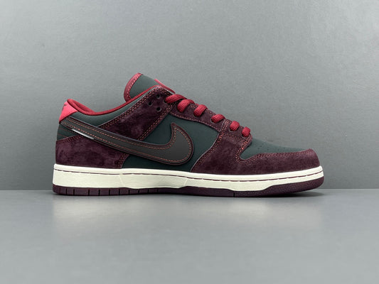 RIOT Skateshop x Nike SB Dunk Low