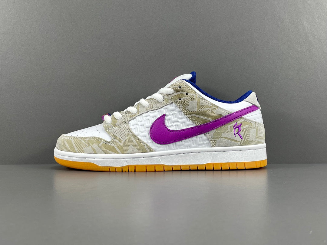 Rayssa Leal x Nike Dunk SB Low ＂Pure Platinum and Vivid Purple＂