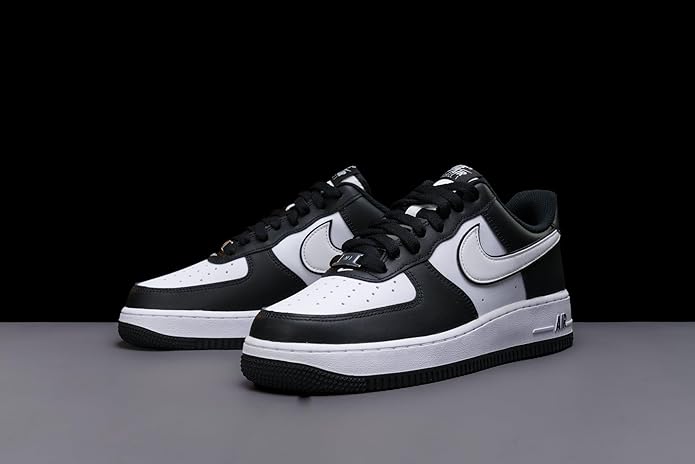 Nike mens Air Force 1 '07 LV8