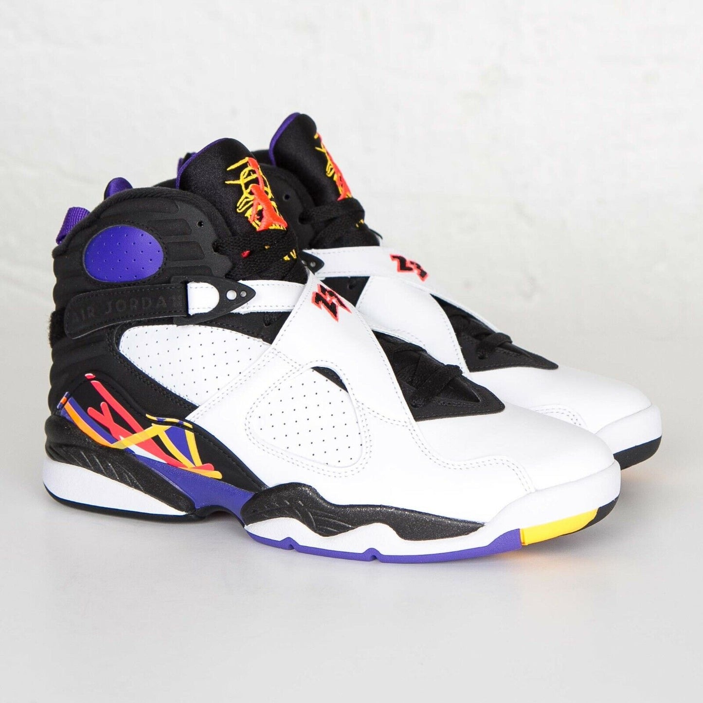 NIKE AIR JORDAN 8 RETRO "THREE PEAT"